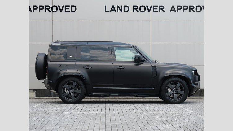 2024 認定中古車 Land Rover Defender 110 サントリーニブラック D300 AWD（AT） X-DYNAMIC HSE