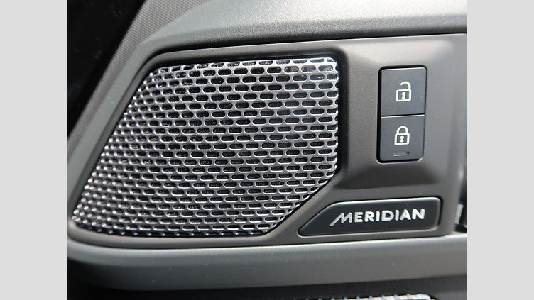 2024 認定中古車 Land Rover Defender 110 サントリーニブラック D300 AWD（AT） X-DYNAMIC HSE
