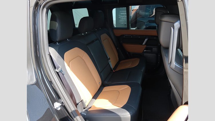 2024 認定中古車 Land Rover Defender 110 サントリーニブラック D300 AWD（AT） X-DYNAMIC HSE