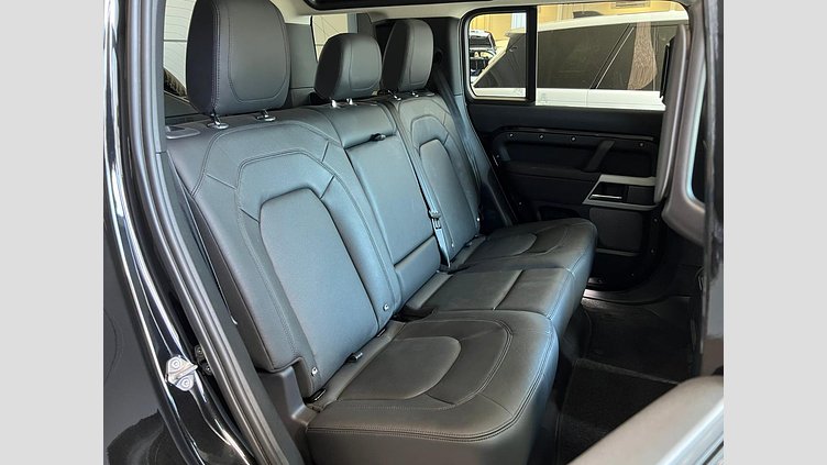 2023 認定中古車 Land Rover Defender 110 サントリーニブラック P300 AWD（AT） XS EDITION