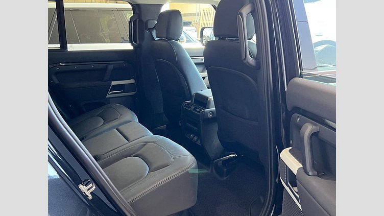 2023 認定中古車 Land Rover Defender 110 サントリーニブラック P300 AWD（AT） XS EDITION