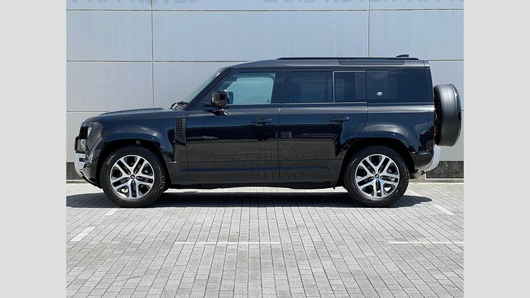 2023 認定中古車 Land Rover Defender 110 サントリーニブラック P300 AWD（AT） XS EDITION