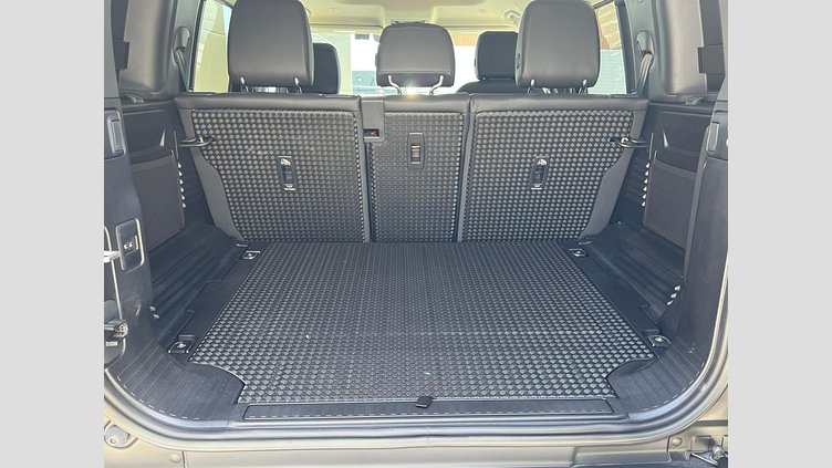 2023 認定中古車 Land Rover Defender 110 サントリーニブラック P300 AWD（AT） XS EDITION