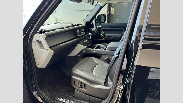 2023 認定中古車 Land Rover Defender 110 サントリーニブラック P300 AWD（AT） XS EDITION