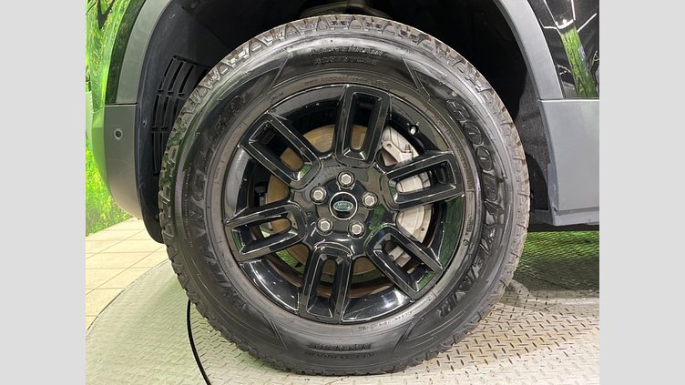 2021 認定中古車 Land Rover Defender 110 サントリーニブラック D300 AWD（AT） S