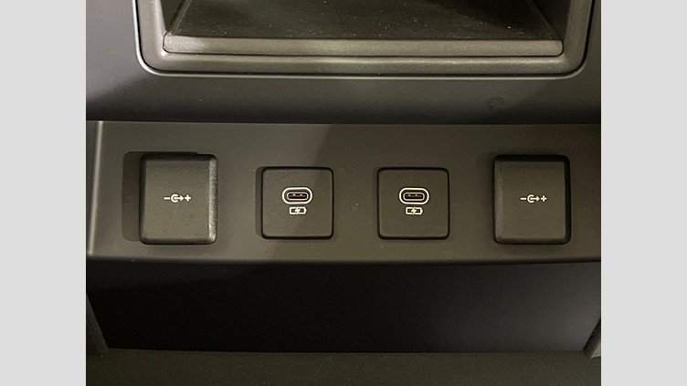 2021 認定中古車 Land Rover Defender 110 サントリーニブラック D300 AWD（AT） S