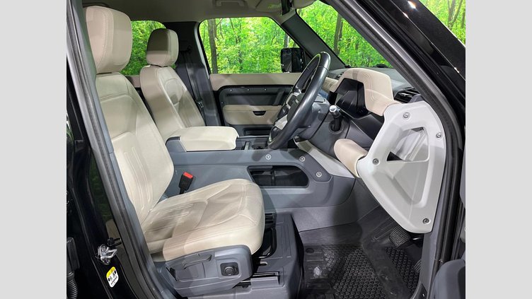 2021 認定中古車 Land Rover Defender 110 サントリーニブラック D300 AWD（AT） S
