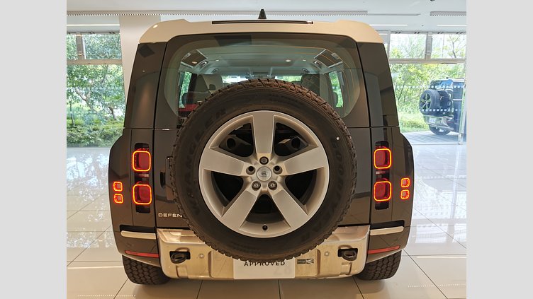 2025 認定中古車 Land Rover Defender 110 サントリーニブラック D350 ディーゼルマイルドハイブリッド S