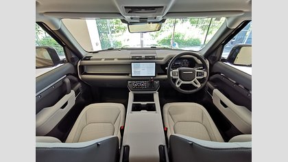 Defender 110 3