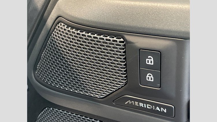 2023 認定中古車 Land Rover Defender 110 シリコンシルバー D300 AWD（AT） X-DYNAMIC HSE