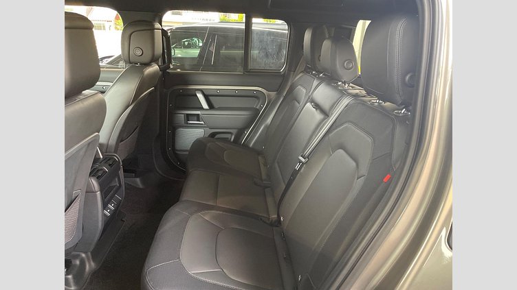 2023 認定中古車 Land Rover Defender 110 シリコンシルバー D300 AWD（AT） X-DYNAMIC HSE