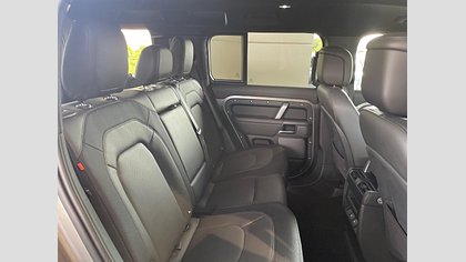 Defender 110 6