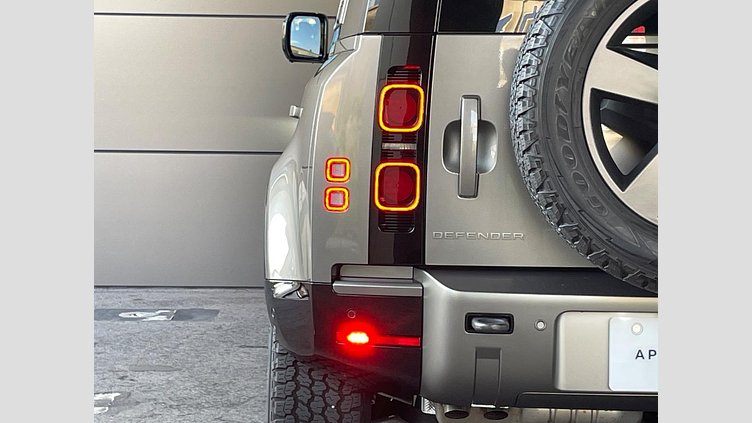 2023 認定中古車 Land Rover Defender 110 シリコンシルバー D300 AWD（AT） X-DYNAMIC HSE