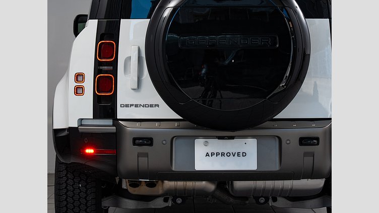 2025 認定中古車 Land Rover Defender 90 フジホワイト D350 ディーゼルマイルドハイブリッド X-Dynamic HSE　D350　エアサスペンション
