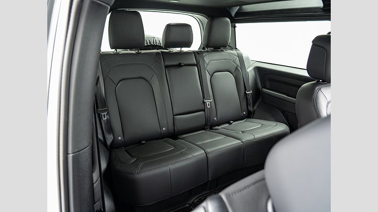 2025 認定中古車 Land Rover Defender 90 フジホワイト D350 ディーゼルマイルドハイブリッド X-Dynamic HSE　D350　エアサスペンション