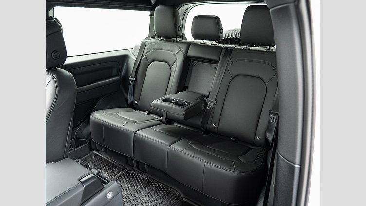 2025 認定中古車 Land Rover Defender 90 フジホワイト D350 ディーゼルマイルドハイブリッド X-Dynamic HSE　D350　エアサスペンション