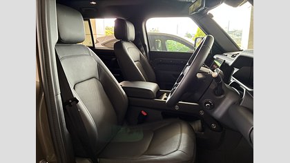 Defender 110 3