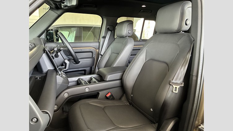 2025 認定中古車 Land Rover Defender 110 ゴンドワナストーン D350 ディーゼルマイルドハイブリッド X-Dynamic HSE