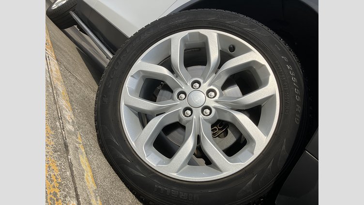 2017 認定中古車 Land Rover Discovery Sport ユーロンホワイト(メタリック) 2.0 litre Si4 Petrol HSE