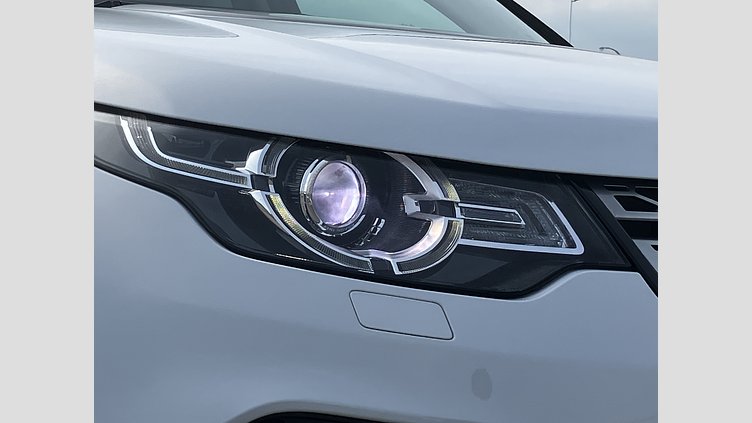 2017 認定中古車 Land Rover Discovery Sport ユーロンホワイト(メタリック) 2.0 litre Si4 Petrol HSE