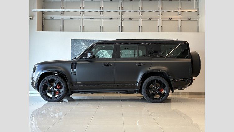2025 認定中古車 Land Rover Defender 130 サントリーニブラック D350 ディーゼルマイルドハイブリッド X