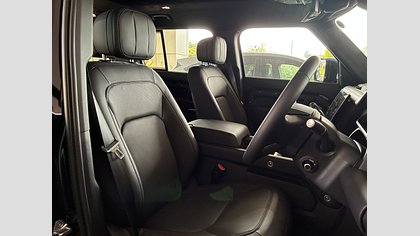 Defender 130 3