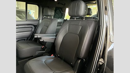 Defender 130 5