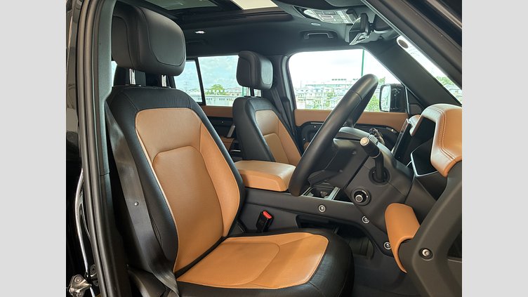 2024 認定中古車 Land Rover Defender 110 サントリーニブラック D300 AWD（AT） X-DYNAMIC HSE