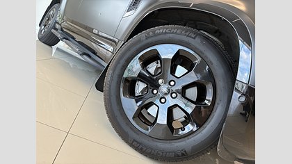 Defender 110 8