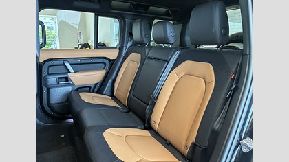 Defender 110 5