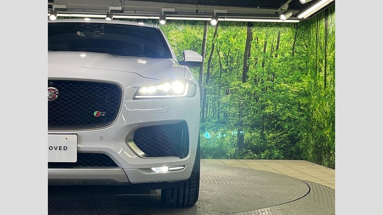 2019 認定中古車 Jaguar F-Pace Yulong White 3.0 litre V6 Supercharged Petrol S