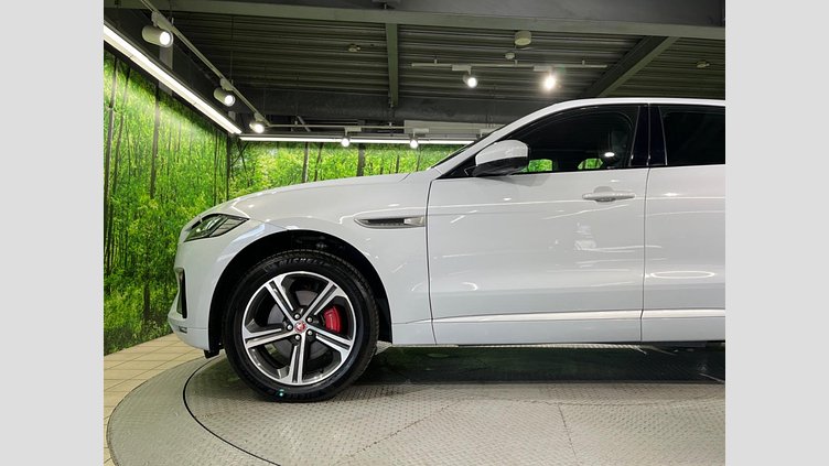 2019 認定中古車 Jaguar F-Pace Yulong White 3.0 litre V6 Supercharged Petrol S