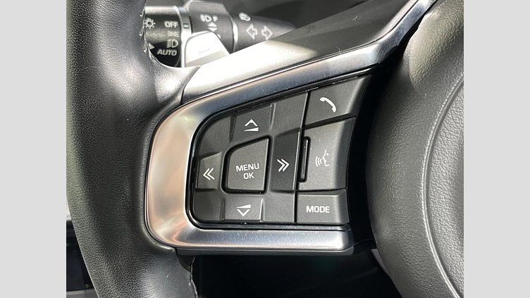 2019 認定中古車 Jaguar F-Pace Yulong White 3.0 litre V6 Supercharged Petrol S