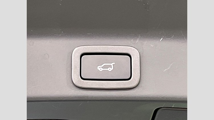 2019 認定中古車 Jaguar F-Pace Yulong White 3.0 litre V6 Supercharged Petrol S