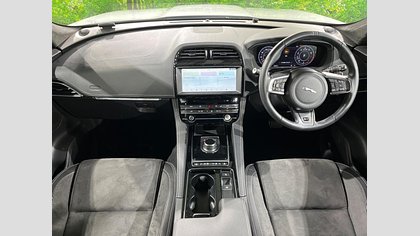 F-Pace 3