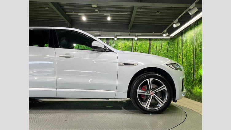 2019 認定中古車 Jaguar F-Pace Yulong White 3.0 litre V6 Supercharged Petrol S