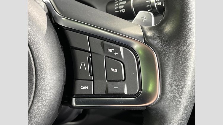 2019 認定中古車 Jaguar F-Pace Yulong White 3.0 litre V6 Supercharged Petrol S