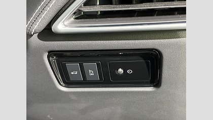 F-Pace 52