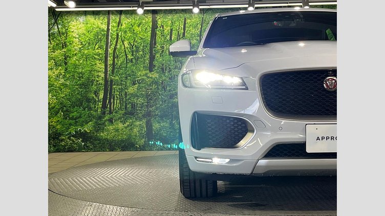 2019 認定中古車 Jaguar F-Pace Yulong White 3.0 litre V6 Supercharged Petrol S