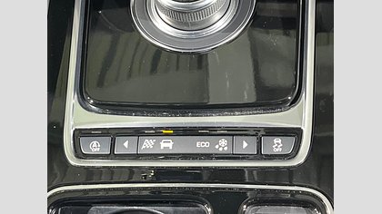 F-Pace 49