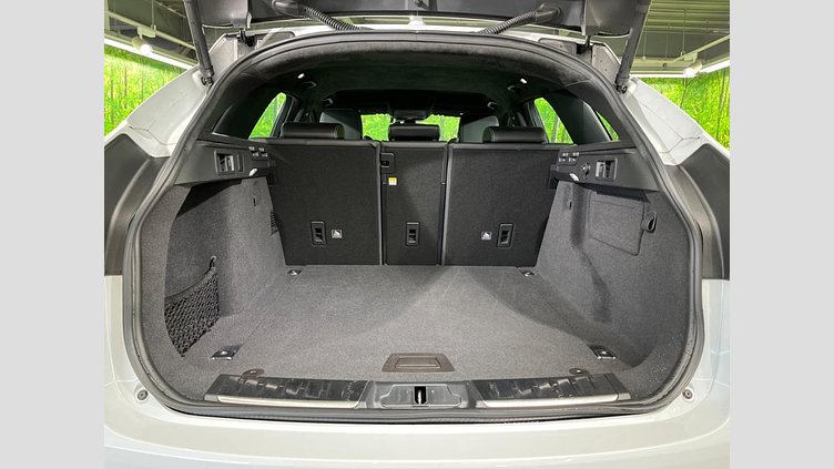 2019 認定中古車 Jaguar F-Pace Yulong White 3.0 litre V6 Supercharged Petrol S