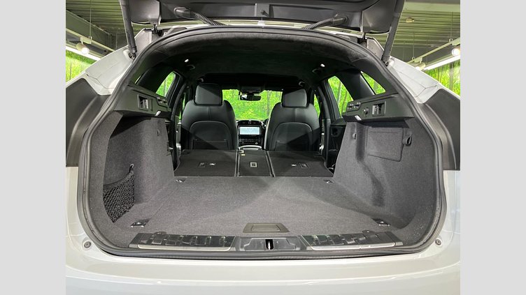 2019 認定中古車 Jaguar F-Pace Yulong White 3.0 litre V6 Supercharged Petrol S