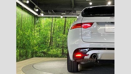 F-Pace 26