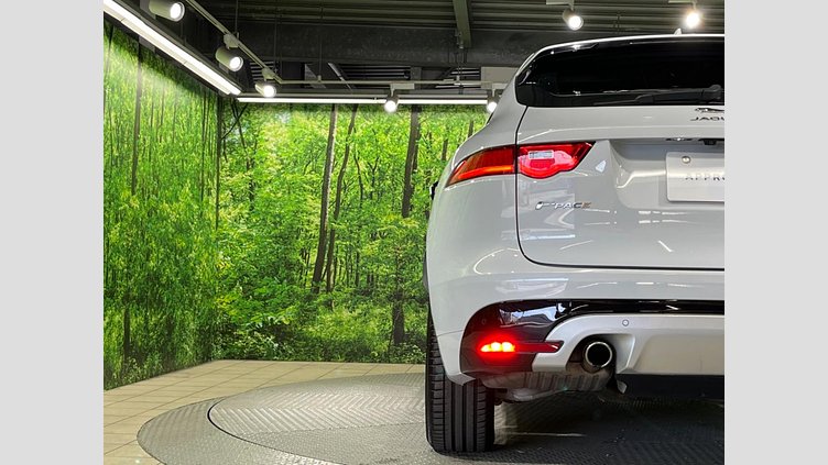 2019 認定中古車 Jaguar F-Pace Yulong White 3.0 litre V6 Supercharged Petrol S