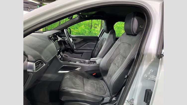 2019 認定中古車 Jaguar F-Pace Yulong White 3.0 litre V6 Supercharged Petrol S