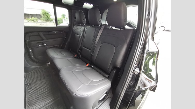 2025 認定中古車 Land Rover Defender 110 サントリーニブラック D350 ディーゼルマイルドハイブリッド X-Dynamic HSE