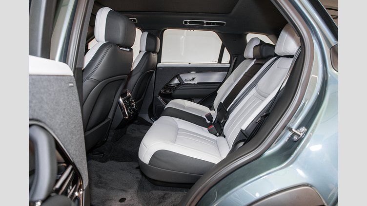 2024 Approved Land Rover Range Rover Sport Giola Green 3.0 litre i6P​ Dynamic SE 400PS