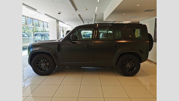 2023 認定中古車 Land Rover Defender 110 Santorini Black 3.0 litre i6D​ S 3.0L D300