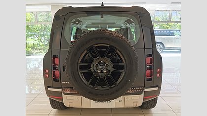 Defender 110 8