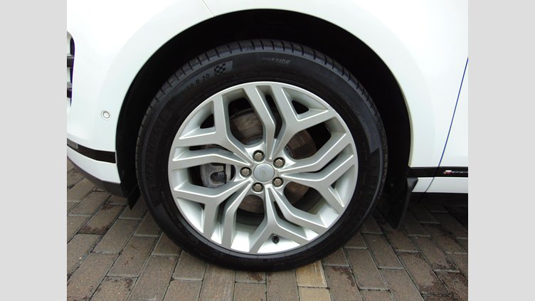 2021 Вживаний Land Rover Range Rover Evoque Fuji White 2.0 litre i4D​  R-Dynamic SE